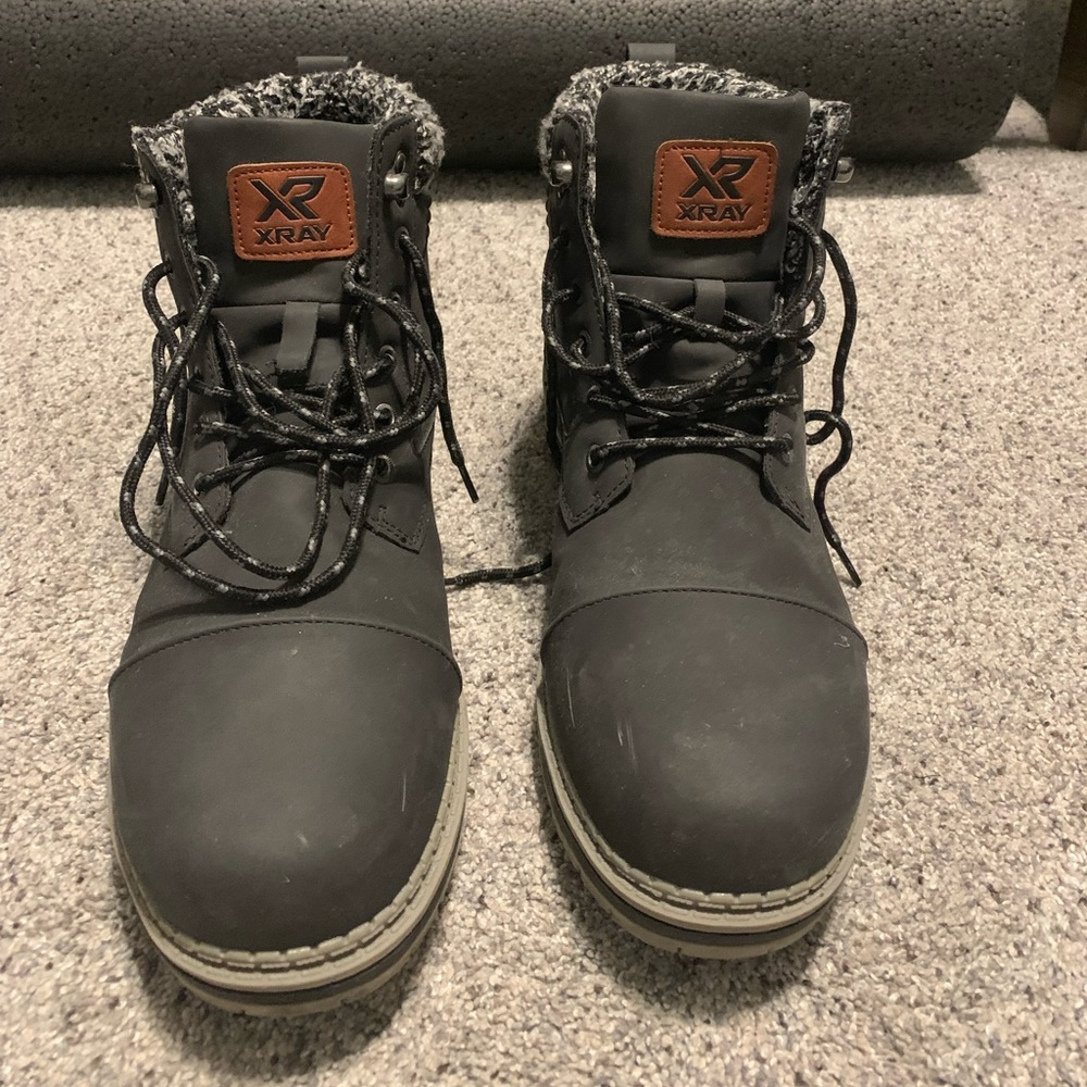 Men’s 10 1/2 X-ray boots.